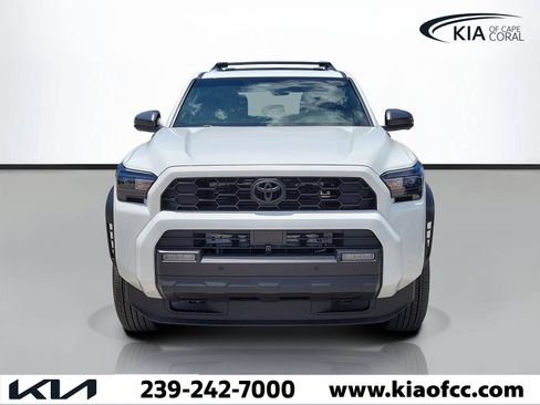 Used 2025 Toyota 4Runner TRD Off-Road Premium AWD/4WD image 2