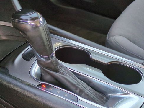 Used 2018 Chevrolet Malibu LT w/ Redline Edition image 36