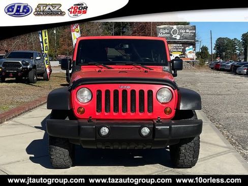 Used 2013 Jeep Wrangler Unlimited Sahara w/ Dual Top Group AWD/4WD image 2