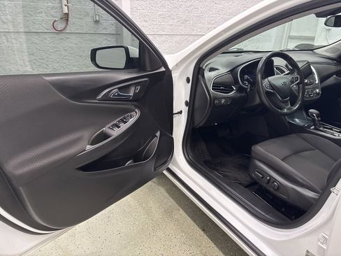 Used 2022 Chevrolet Malibu RS image 12