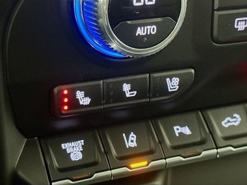 Used 2022 GMC Sierra 3500 Denali w/ Denali Ultimate Package image 21