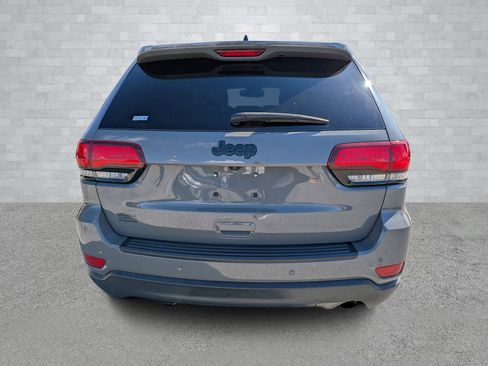 Used 2019 Jeep Grand Cherokee Laredo image 6