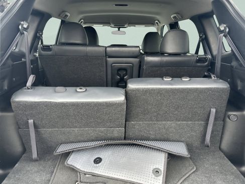 Used 2024 Mitsubishi Outlander SE image 13