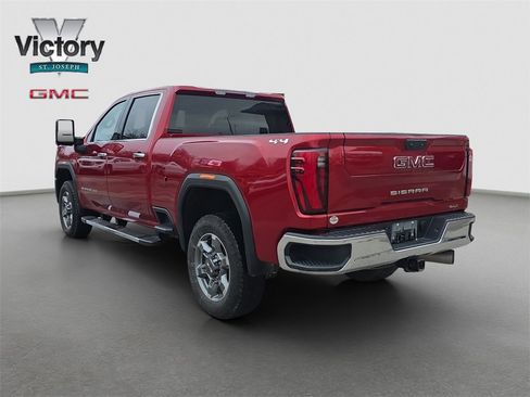 Used 2025 GMC Sierra 3500 SLT image 14