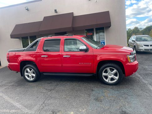 Used 2012 Chevrolet Avalanche LT w/ All-Star Edition image 4