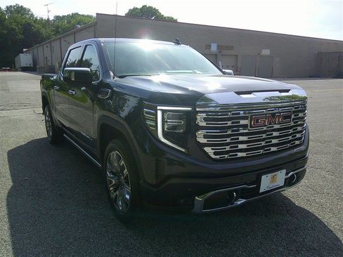 Used 2023 GMC Sierra 1500 Denali w/ Denali Reserve Package AWD/4WD image 7