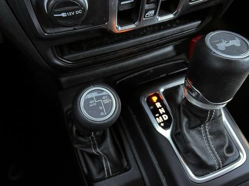 Used 2023 Jeep Wrangler Unlimited Sahara image 23