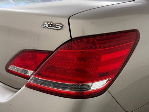 Used 2005 Toyota Avalon XLS FWD image 11