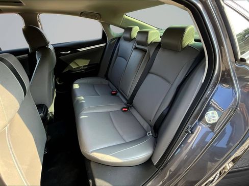 Used 2018 Honda Civic Touring image 22