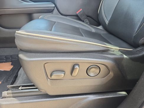 Used 2023 Chevrolet Tahoe Premier AWD/4WD image 30