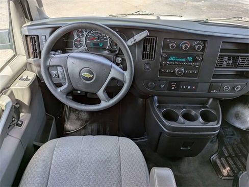 Used 2017 Chevrolet Express 3500 LT w/ LT Preferred Equipment Group image 17