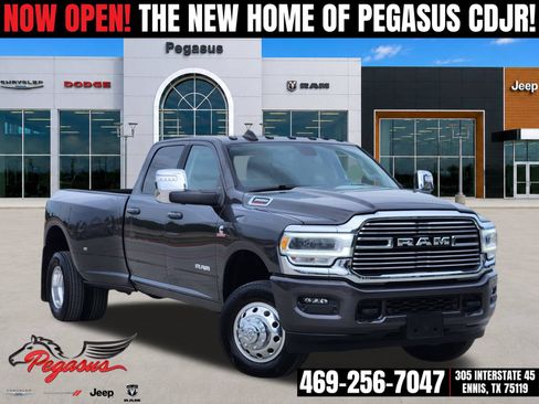 Used 2024 RAM 3500 Laramie AWD/4WD image 1