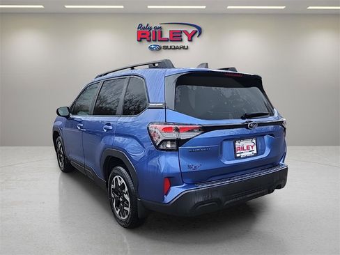 Used 2026 Subaru Forester Premium image 3