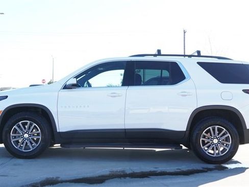 Used 2023 Chevrolet Traverse LT image 6
