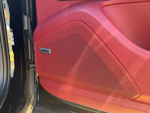 Used 2022 Porsche Cayenne image 35