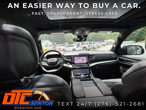 Used 2023 Jeep Wagoneer Series II AWD/4WD image 8