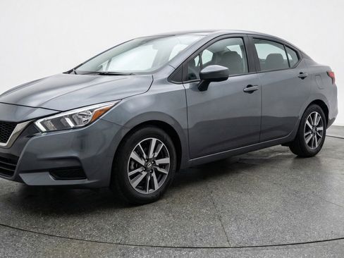 Used 2025 Nissan Versa SV FWD image 3