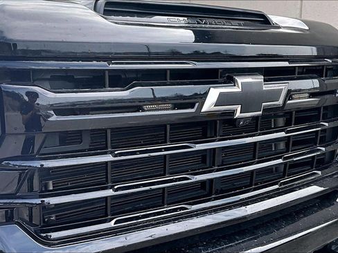 Used 2024 Chevrolet Silverado 2500 LT w/ Midnight Edition image 25
