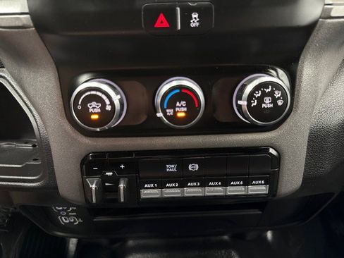 Used 2024 RAM 2500 Tradesman w/ Chrome Appearance Group image 19