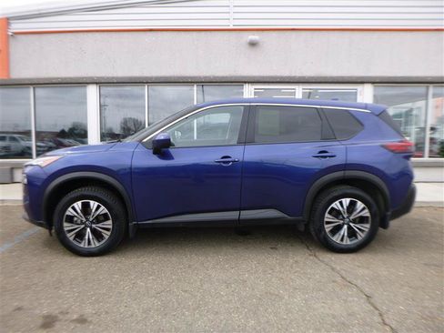 Used 2023 Nissan Rogue SV AWD/4WD image 2