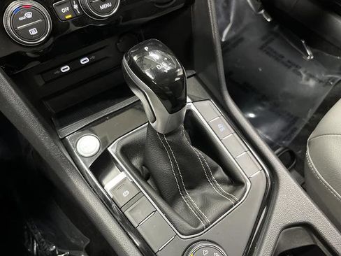 Used 2024 Volkswagen Taos SE w/ Panoramic Sunroof Package image 20