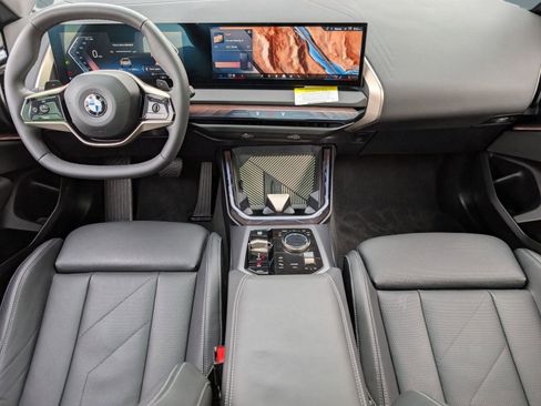 Used 2025 BMW X3 xDrive30i w/ Premium Package image 16