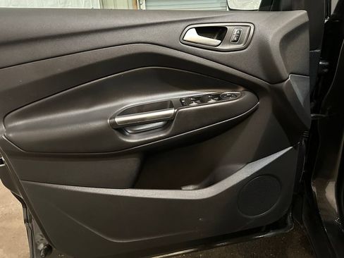 Used 2018 Ford Escape SE w/ SE Sport Appearance Package AWD/4WD image 10