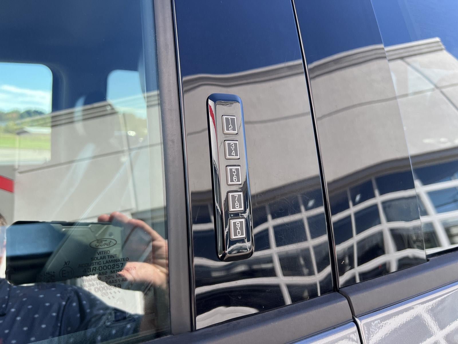 Used 2021 Ford F250 Lariat AWD/4WD image 14