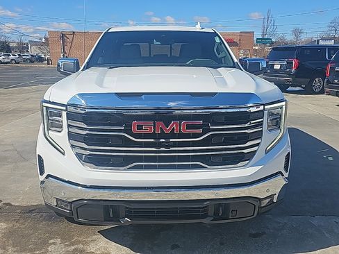 New 2026 GMC Sierra 1500 SLT image 3