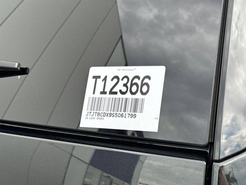 Used 2025 Lexus GX 550 w/ Accessory Package (Z1) AWD/4WD image 34