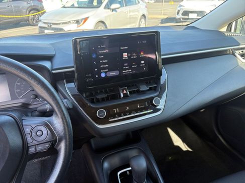 Used 2025 Toyota Corolla LE image 17