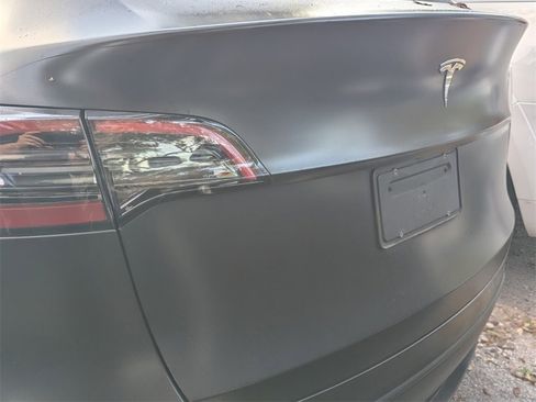 Used 2022 Tesla Model Y Long Range image 13