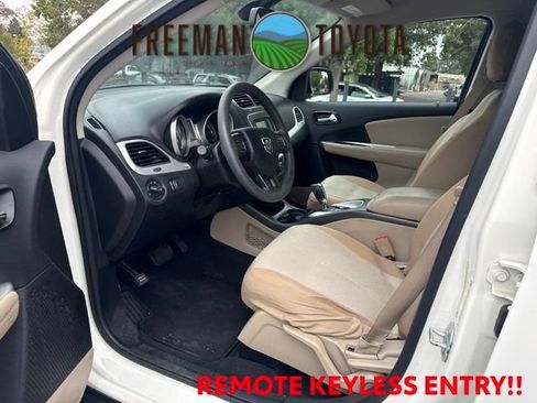 Used 2019 Dodge Journey SE FWD image 7