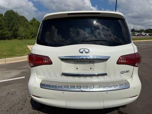 Used 2016 INFINITI QX80 4WD w/ Signature Edition Package image 8