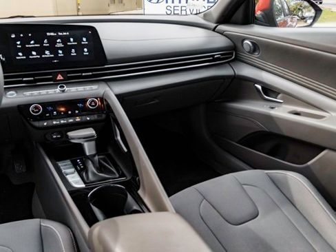 Certified 2023 Hyundai Elantra SEL w/ Convenience Package image 25
