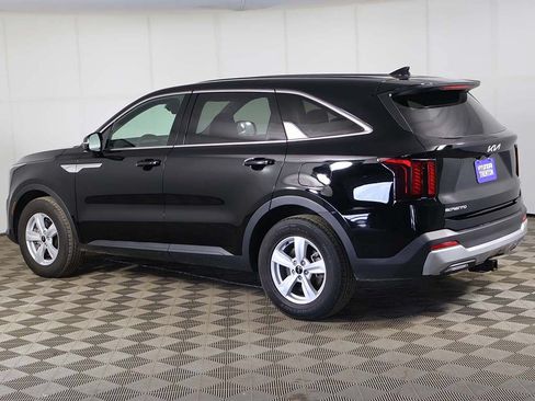 Used 2025 Kia Sorento LX FWD image 7