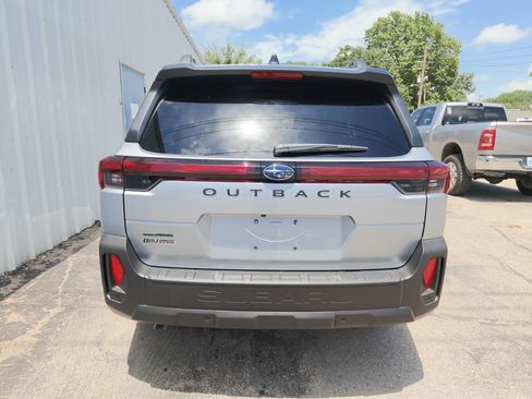 Used 2026 Subaru Outback Premium AWD/4WD image 13
