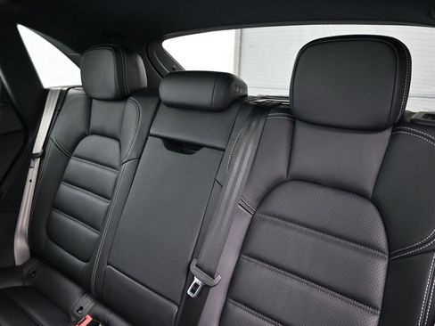 Certified 2026 Porsche Macan S AWD/4WD image 6
