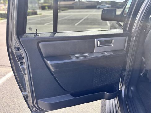 Used 2015 Ford Expedition EL XLT image 17