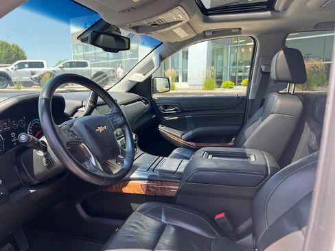 Used 2018 Chevrolet Suburban Premier AWD/4WD image 9