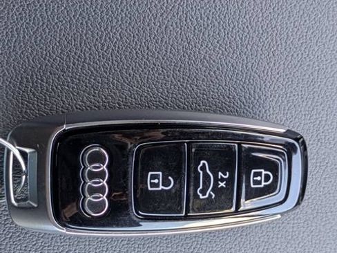Used 2025 Audi Q7 3.0T Premium Plus AWD/4WD image 29