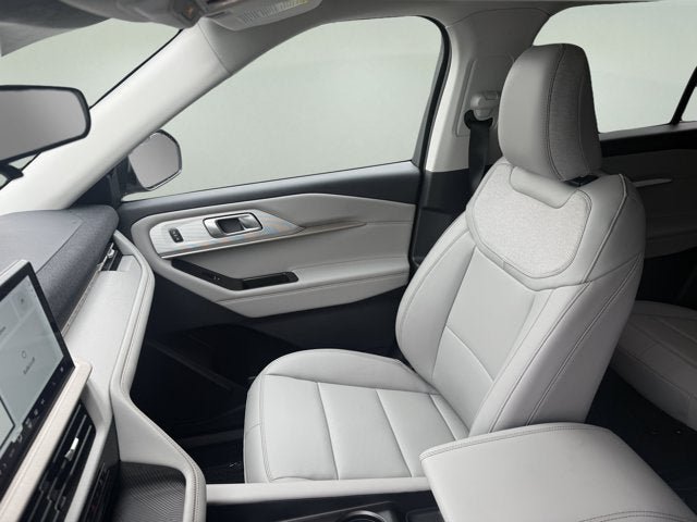 New 2026 Ford Explorer Active w/ Active Comfort Package AWD/4WD image 16