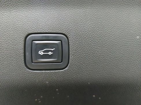 Used 2022 Chevrolet Tahoe LT w/ Luxury Package AWD/4WD image 14