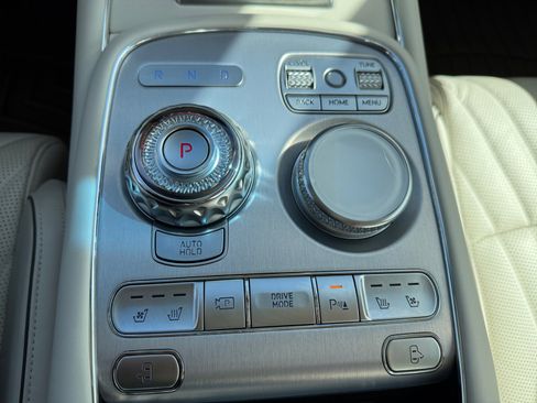 Used 2024 Genesis G90 3.5T image 31