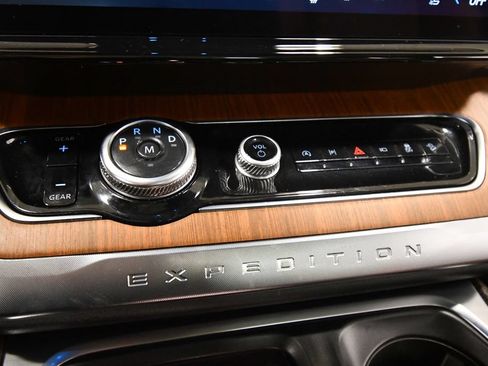 Used 2025 Ford Expedition King Ranch AWD/4WD image 27