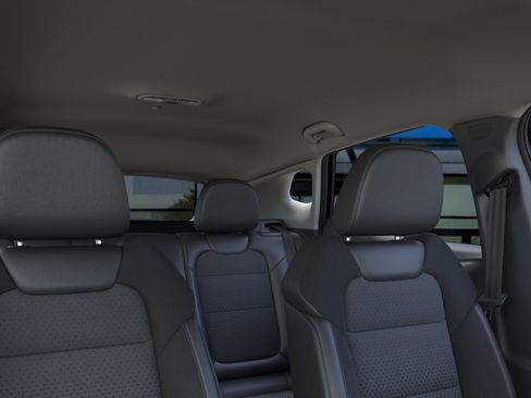 New 2026 Chevrolet Trax LT w/ LT Convenience Package FWD image 24