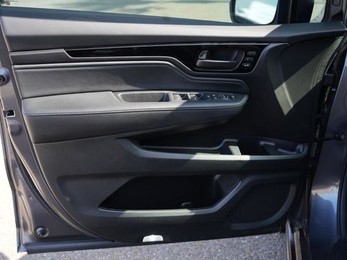 Used 2025 Honda Odyssey Touring image 13