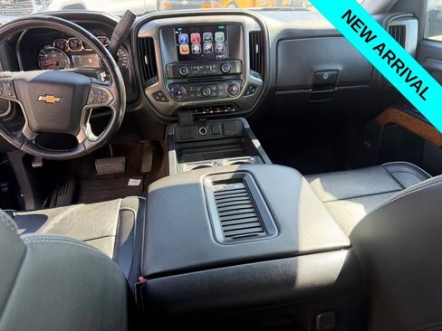 Used 2018 Chevrolet Silverado 1500 High Country RWD image 5