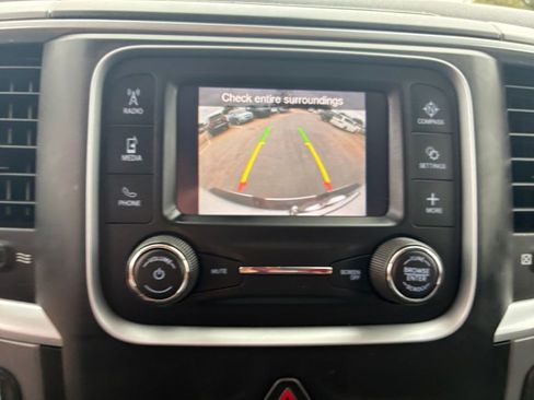 Used 2022 RAM 1500 Classic SLT image 9