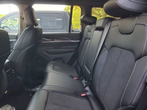 New 2026 Jeep Grand Cherokee Altitude AWD/4WD image 27